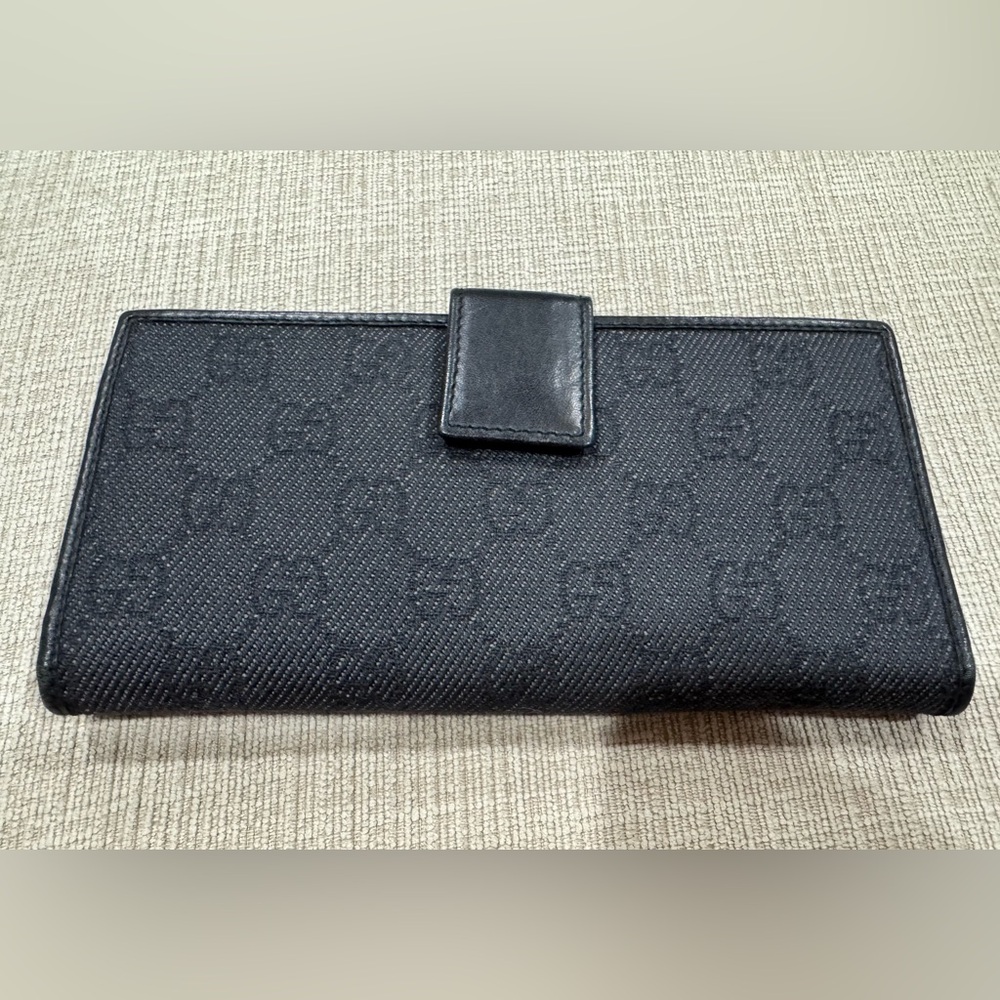 Gucci long wallet